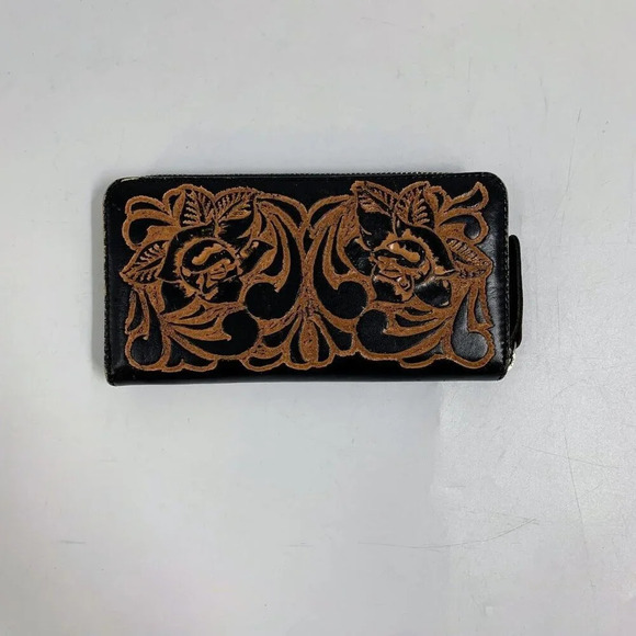 Alejandro Yeo Women's Hand-Tooled Leather Zippered Clutch Wallet - Picture 1 of 12